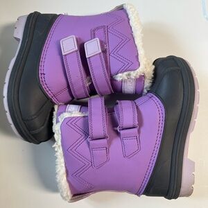 Cat & Jack Snow Boots - size 9 toddler